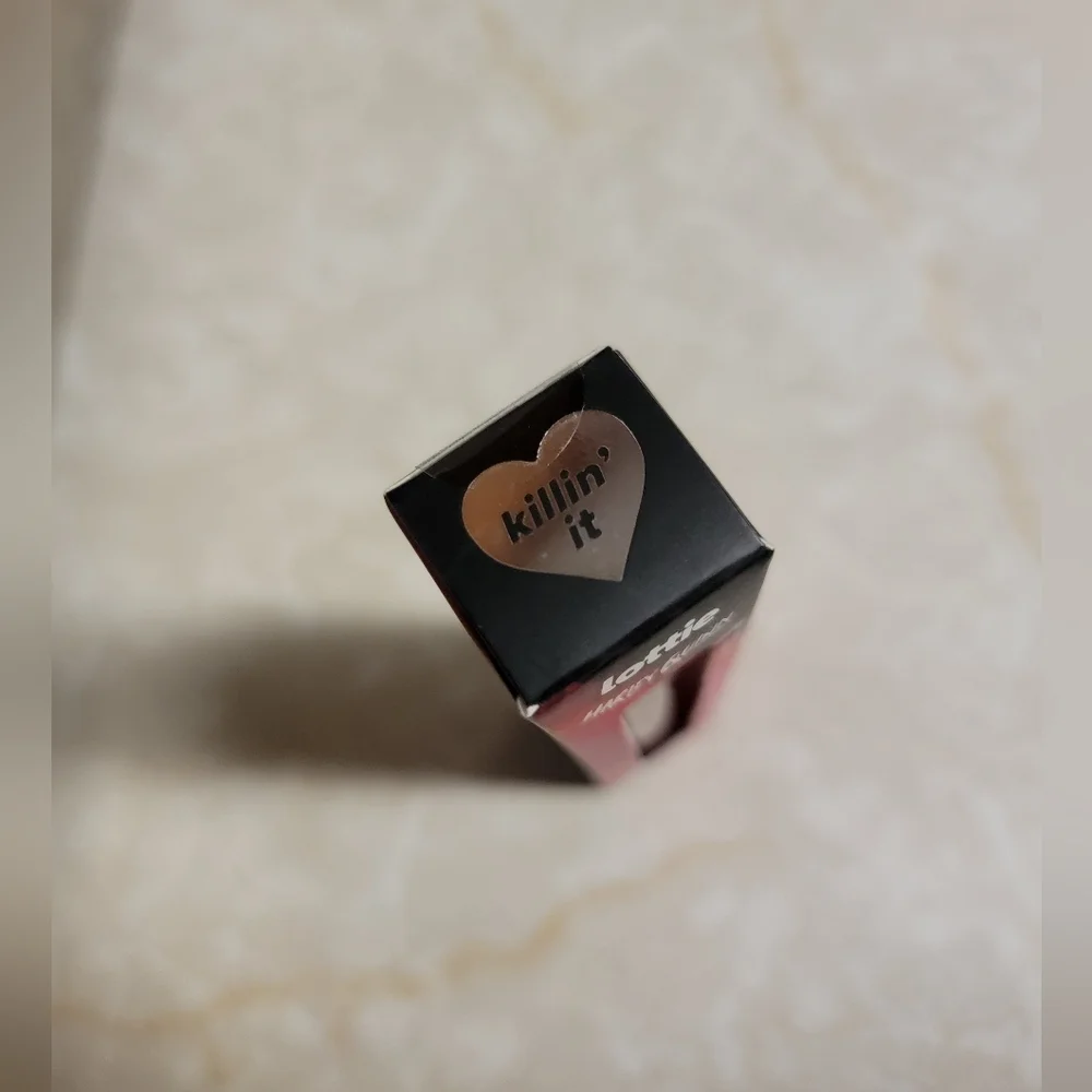 Lottie London x Harley Quinn collection: Glitter Switch Lipstick - Killin It - Picture 2 of 5